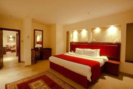 Al Liwan Suites - 39