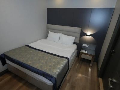 A Palace Suites - 212