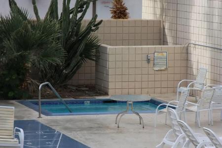 Royal Plaza Inn - 21