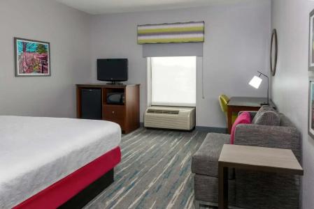Hampton Inn & Suites/University Area - 52