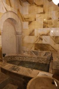Calypso Cave Suites - 33