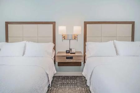 Hampton Inn & Suites Beach-Beachfront - 47
