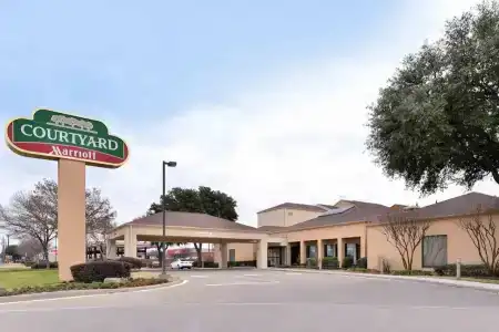 Courtyard by Marriott Dallas Northwest - 23
