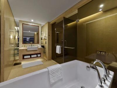 Hilton Shanghai Hongqiao - 9