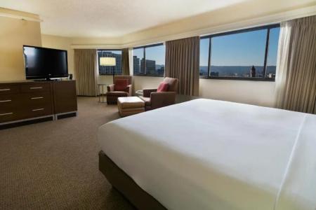 DoubleTree by Hilton City Center - 86
