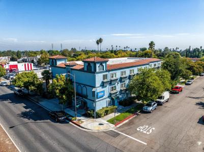 Rodeway Inn & Suites - - 12