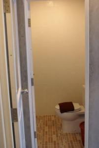 Ban's Avenue Guesthouse - 6