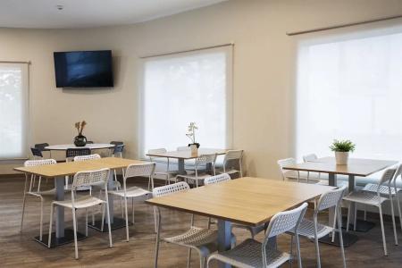 b&b Figueres - 11