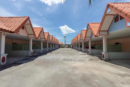 Oyo 1070 Paradise Resort - 2