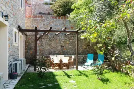 Dio Guesthouses - 81