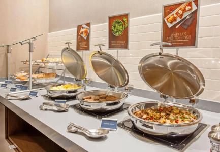 SpringHill Suites by Marriott Orange County - 25