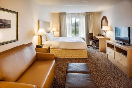 DoubleTree by Hilton - 56