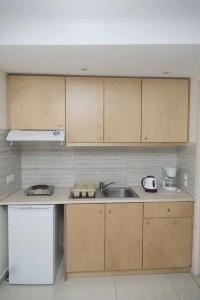 Sunset Studios & Apts - 18