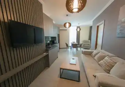Season Suite Apart - 21