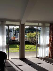 The Avenue - 120