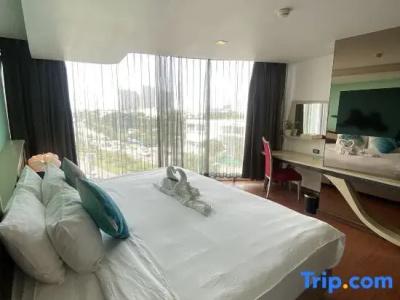 The Xtreme Suites - 113