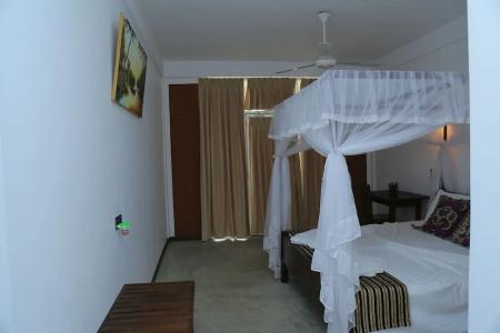 Sigiriya Rock Hide - 51