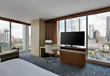 Marriott Marquis Houston - 7