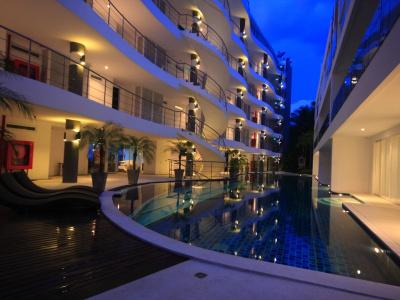 Sunset plaza - 0