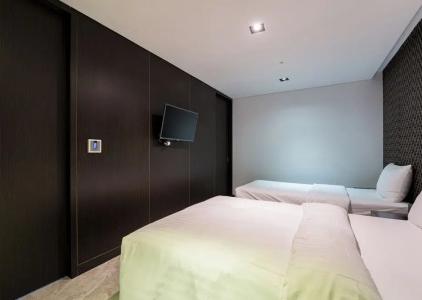 Brown Dot Incheon Songdo - 138