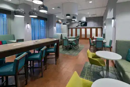 Hampton Inn & Suites/University Area - 23