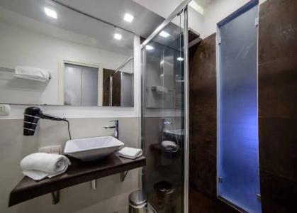 Riviera Luxury Suites - 27
