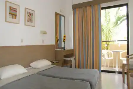 Summerland & Bungalows - 4