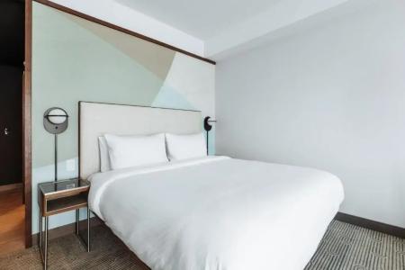 Courtyard by Marriott Downtown - 14