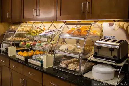 Holiday Inn Express Savannah - Historic District, An Ihg - 7