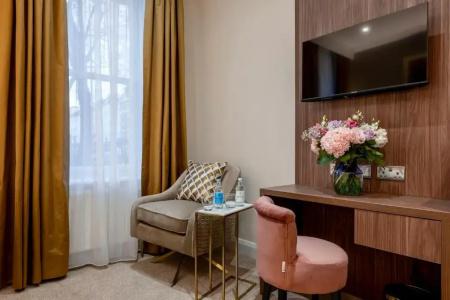 The Castleton - 40