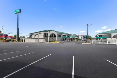 Quality Inn - 16