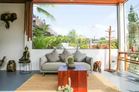 Zee Luxury Boutique - 3