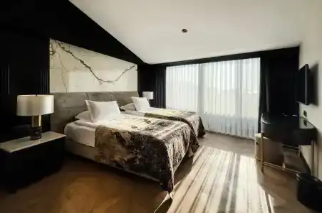 Charisma De Luxe - 4