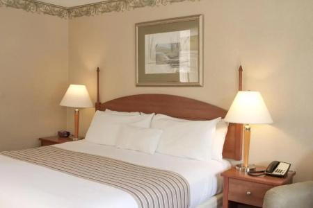Flagship Inn - 18
