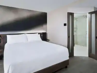The Novotel Centre - 34
