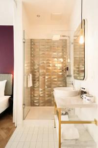 Schani Salon - 15