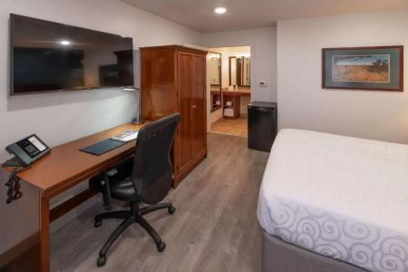 Best Western Plus Clocktower Inn - 99