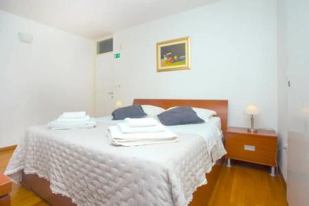 Garden Apartment - 139