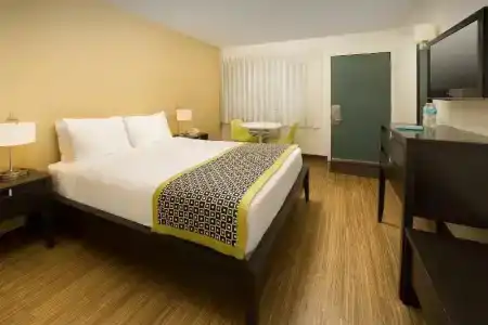 Park Lane Suites & Inn - 28