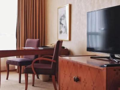 Hilton Chongqing - 35