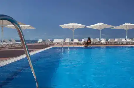 Island Luxurious Suites and Spa- By Saidas - 8