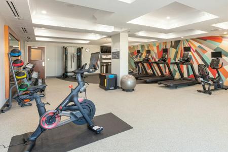 Hilton Garden Inn Airport - 22