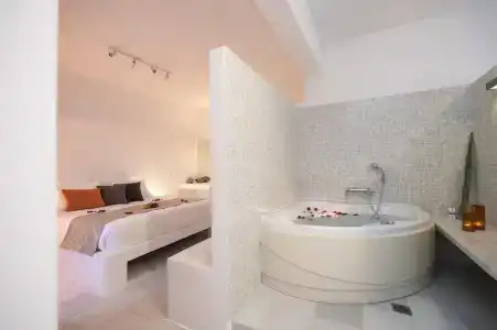 Kanale's Rooms & Suites - 9