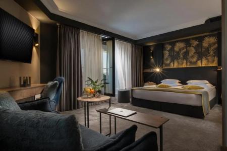 Rosslyn Thracia Sofia - 77