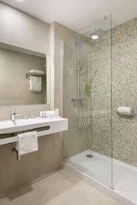 Best Western Mediterranee Menton - 62