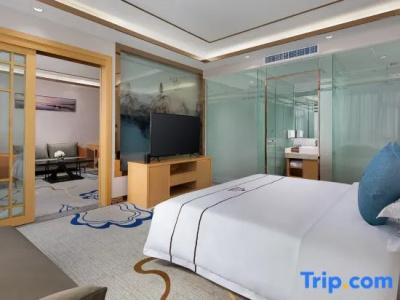 Microtel by Wyndham Lijiang - 80