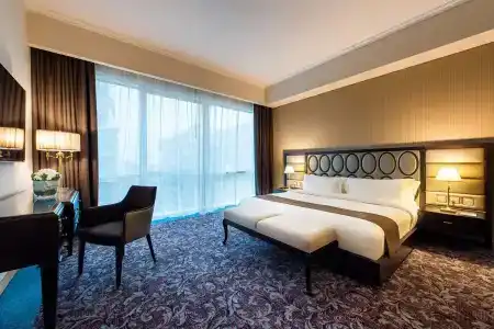 Golden Tulip - 66