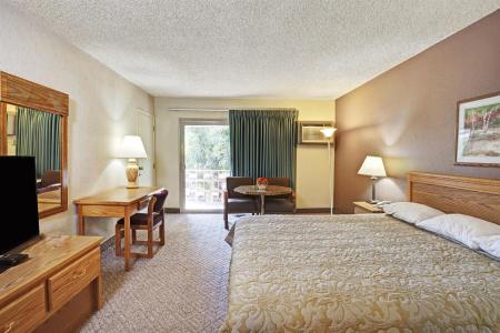 Super 8 by Wyndham - 2