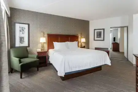 Hampton Inn and Suites Downtown - 117