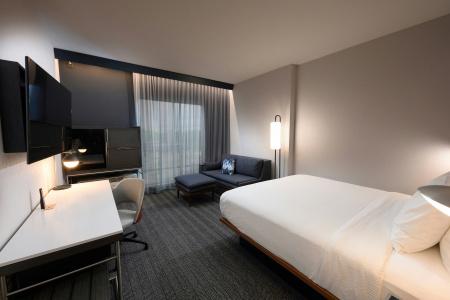 Courtyard by Marriott Charlotte Waverly - 4